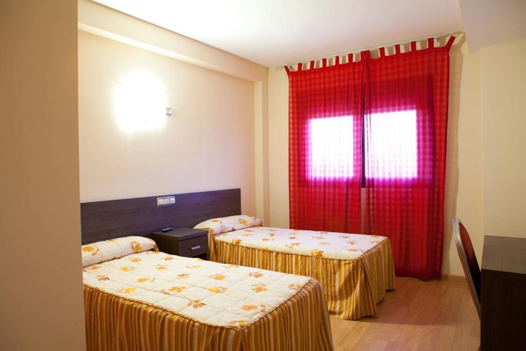 Hotel Casa Marzo Cariñena Oda fotoğraf